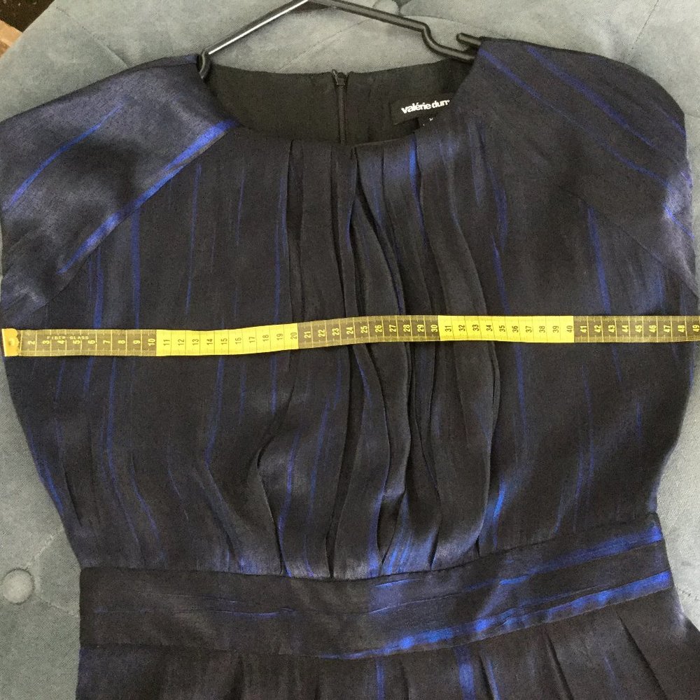 Dress - Picture 6 of 7